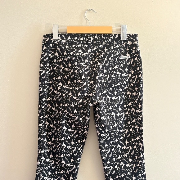 $19❄️ DKNY Black & Cream Leaf Patterned Skinny Ankle Jeans - Picture 9 of 12